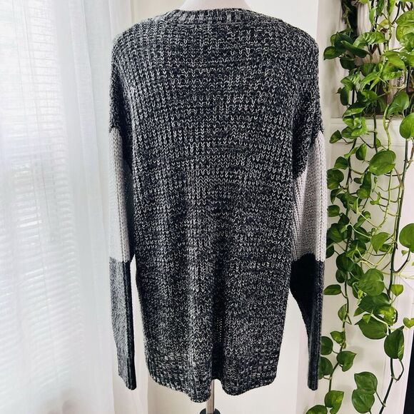 Time & Tru Gray Colorblock Soft Cozy Stretchy Sweater - Size XL 16/18 - Picture 6 of 8